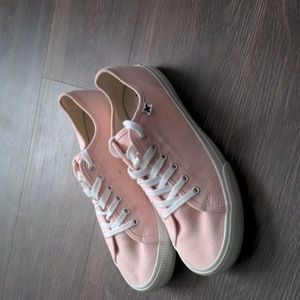 Hurley Womans Size 8.5 Pink and White Basic Sneaker